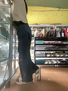 Snapshot of Rosa_998 chatting on December 2024 08:11:02 AM Rosa 998 online show from December 2024 08:11:02 AM