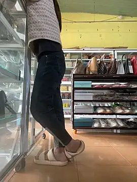 Snapshot of Rosa_998 chatting on December 2024 08:11:02 AM Rosa 998 online show from December 2024 08:11:02 AM