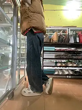 Snapshot of Rosa_998 chatting on January 2025 01:04:02 AM Rosa 998 online show from January 2025 01:04:02 AM