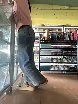 Snapshot of Rosa_998 chatting on January 2025 01:17:01 AM Rosa 998 online show from January 2025 01:17:01 AM