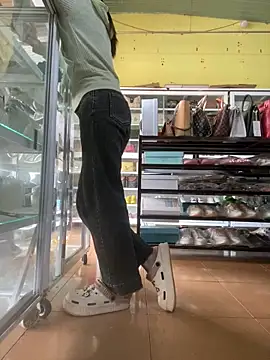 Snapshot of Rosa_998 chatting on January 2025 08:32:02 AM Rosa 998 online show from January 2025 08:32:02 AM