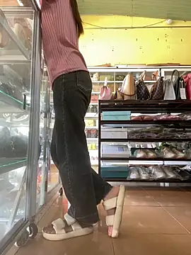 Snapshot of Rosa_998 chatting on January 2025 08:45:01 AM Rosa 998 online show from January 2025 08:45:01 AM