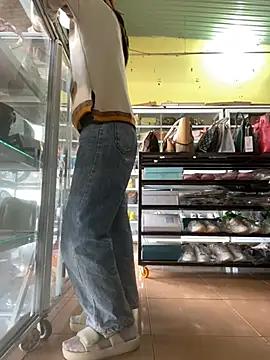 Snapshot of Rosa_998 chatting on January 2025 01:30:01 AM Rosa 998 online show from January 2025 01:30:01 AM