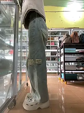 Snapshot of Rosa_998 chatting on February 2025 02:03:02 AM Rosa 998 online show from February 2025 02:03:02 AM