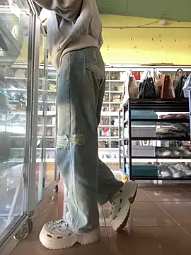 Snapshot of Rosa_998 chatting on February 2025 01:47:02 AM Rosa 998 online show from February 2025 01:47:02 AM