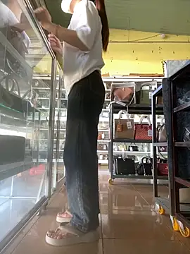 Snapshot of Rosa_998 chatting on October 2025 12:57:01 AM Rosa 998 online show from October 2025 12:57:01 AM