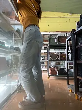 Snapshot of Rosa_998 chatting on October 2025 01:00:02 AM Rosa 998 online show from October 2025 01:00:02 AM