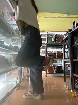 Snapshot of Rosa_998 chatting on October 2025 01:42:02 AM Rosa 998 online show from October 2025 01:42:02 AM