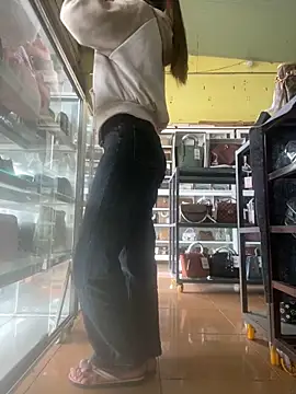 Snapshot of Rosa_998 chatting on October 2025 01:17:01 AM Rosa 998 online show from October 2025 01:17:01 AM