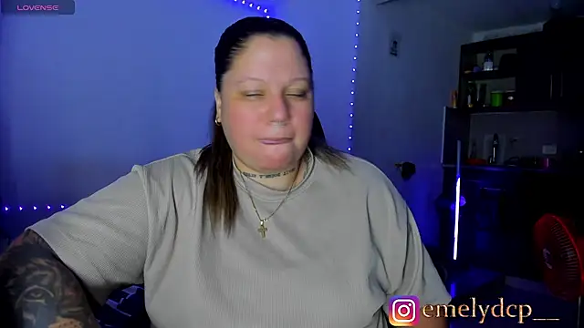 Snapshot of mariana_maze chatting on July 2026 03:33:01 AM mariana maze online show from July 2026 03:33:01 AM