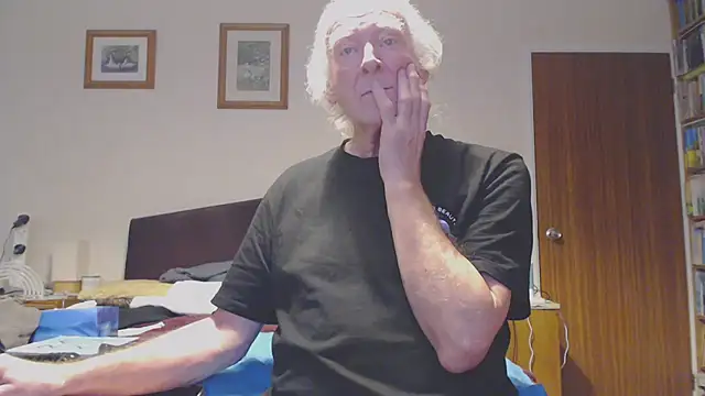 Snapshot of WaverlyKernow chatting on January 2025 11:11:01 AM WaverlyKernow online show from January 2025 11:11:01 AM