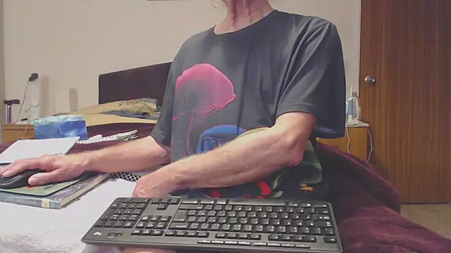 Snapshot of WaverlyKernow chatting on January 2025 09:36:02 AM WaverlyKernow online show from January 2025 09:36:02 AM