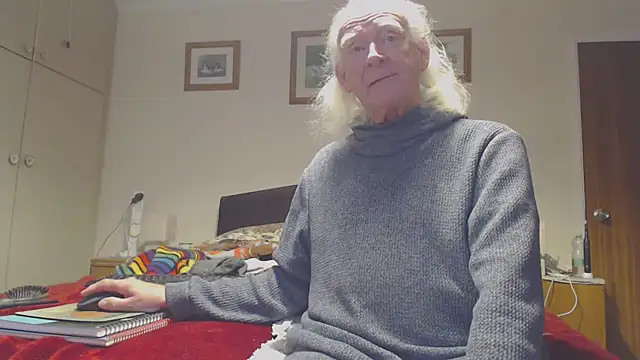 Snapshot of WaverlyKernow chatting on November 2025 11:33:02 AM WaverlyKernow online show from November 2025 11:33:02 AM