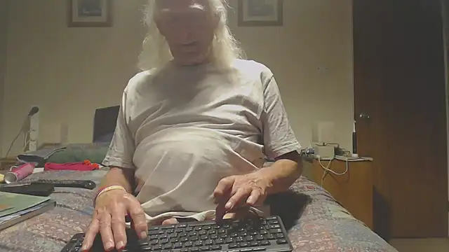 WaverlyKernow online show from April 2026 07:27:01 PM