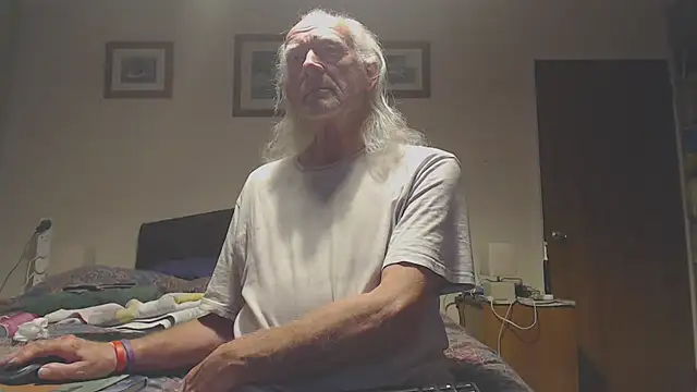 WaverlyKernow online show from April 2026 07:11:02 PM