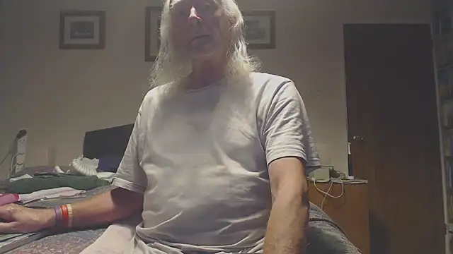 WaverlyKernow online show from April 2026 07:44:01 PM