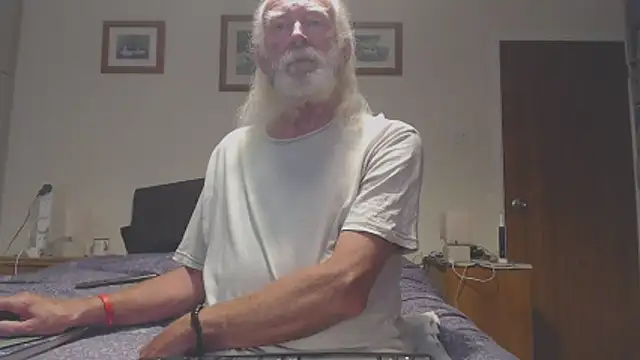 WaverlyKernow online show from June 2026 11:25:02 AM