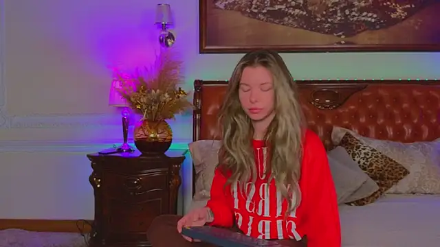 Real Tini online show from November 2025 06:01:01 AM