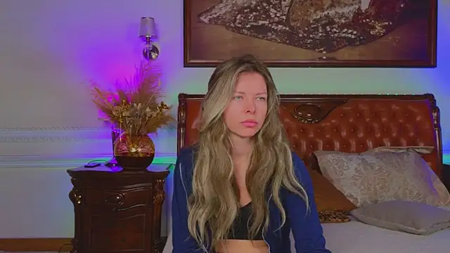 Real Tini online show from November 2025 06:07:02 AM