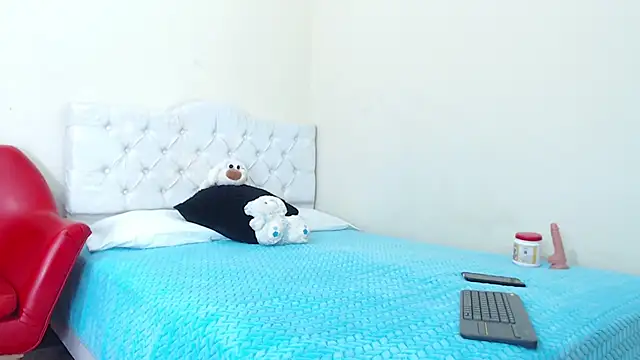 luna hoott online show from February 2025 06:31:02 PM