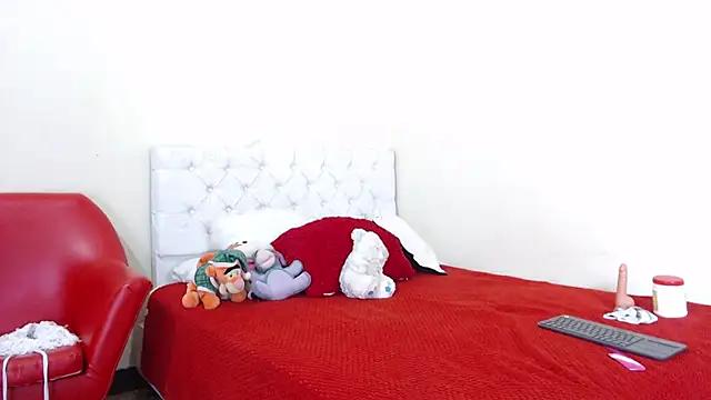 luna hoott online show from February 2025 05:04:02 PM