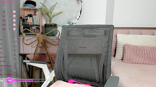 Snapshot of _Joliie_ chatting on February 2025 04:54:01 PM Joliie online show from February 2025 04:54:01 PM