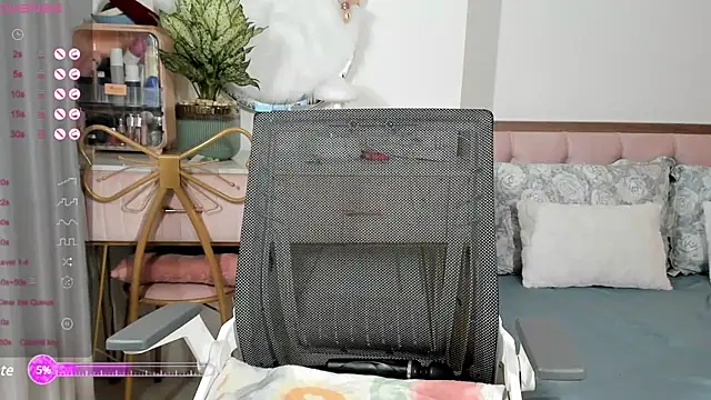 Snapshot of _Joliie_ chatting on February 2025 08:55:01 PM Joliie online show from February 2025 08:55:01 PM