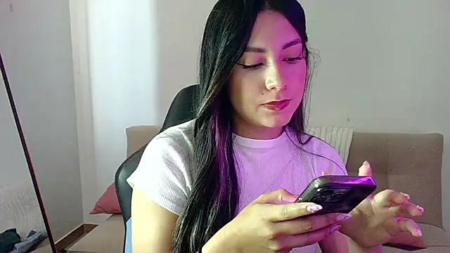 Lia 14  online show from June 2026 04:27:02 PM