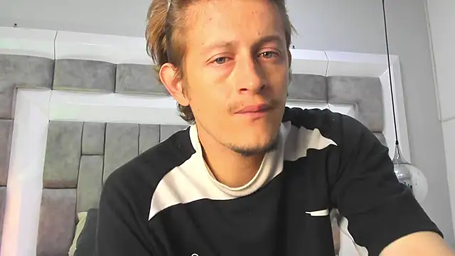 Snapshot of AnthonyAlso chatting on November 2025 10:21:02 PM AnthonyAlso online show from November 2025 10:21:02 PM