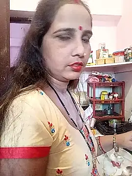 reemacouple007 online show from May 2026 05:37:01 AM