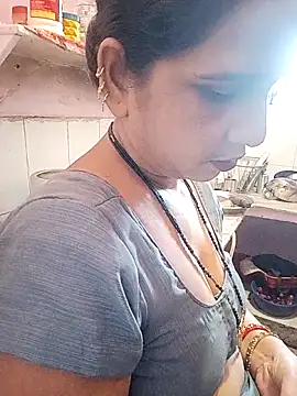 reemacouple007 online show from May 2026 07:03:02 AM