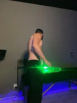 Snapshot of MachineDien chatting on December 2025 02:11:01 PM MachineDien online show from December 2025 02:11:01 PM