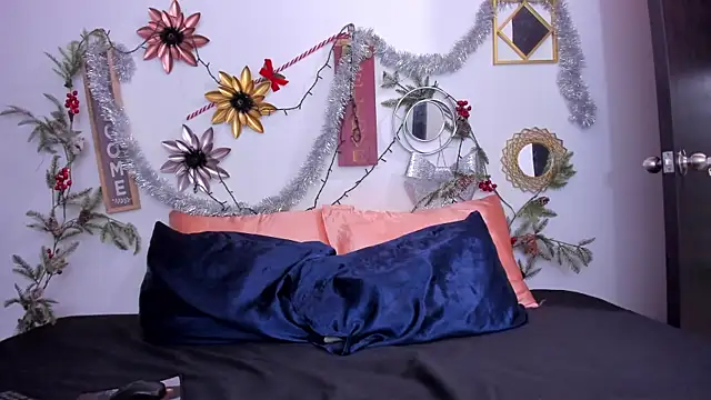 Snapshot of paolitakens chatting on January 2025 07:11:01 AM paolitakens online show from January 2025 07:11:01 AM