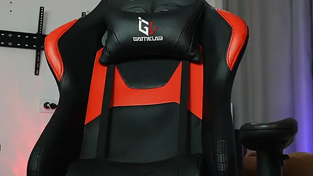 Snapshot of danielkraigforu chatting on February 2025 04:24:02 AM danielkraigforu online show from February 2025 04:24:02 AM