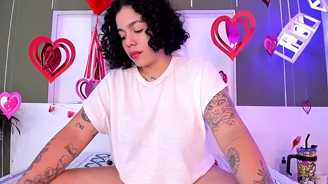 Snapshot of Alexxxholy chatting on February 2025 08:22:01 PM Alexxxholy online show from February 2025 08:22:01 PM