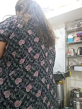 Ravina patil1 online show from February 2025 04:25:01 PM