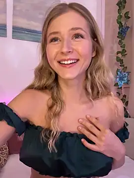 LunaRase online show from February 2025 02:22:02 PM