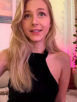 LunaRase online show from September 2025 11:23:02 AM