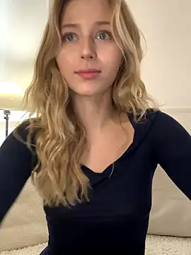 LunaRase online show from September 2025 11:58:01 AM