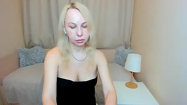 Snapshot of Anny_Jey_ chatting on March 2026 07:44:01 PM Anny Jey online show from March 2026 07:44:01 PM