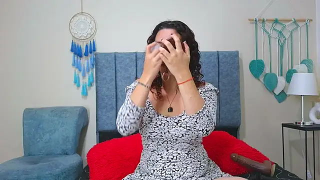 Snapshot of ArtesanaMK chatting on November 2025 11:32:01 AM ArtesanaMK online show from November 2025 11:32:01 AM