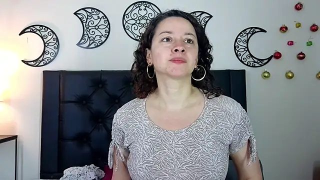 Snapshot of ArtesanaMK chatting on November 2025 11:21:02 AM ArtesanaMK online show from November 2025 11:21:02 AM