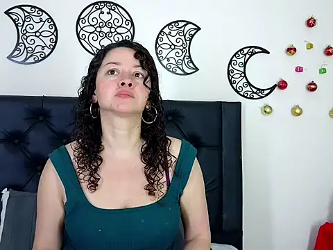 Snapshot of ArtesanaMK chatting on November 2025 05:06:02 PM ArtesanaMK online show from November 2025 05:06:02 PM