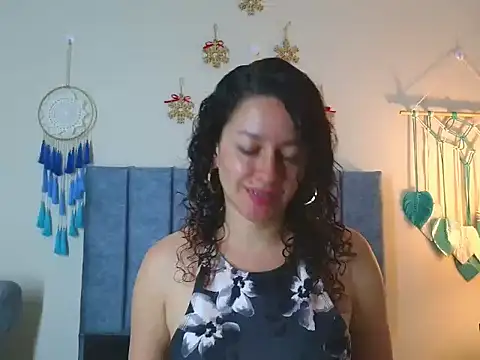 Snapshot of ArtesanaMK chatting on December 2025 11:26:02 AM ArtesanaMK online show from December 2025 11:26:02 AM