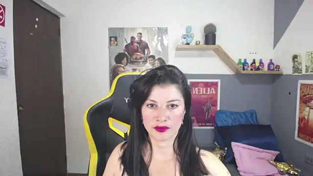 Snapshot of Aliiz_01 chatting on June 2026 07:08:02 PM Aliiz 01 online show from June 2026 07:08:02 PM