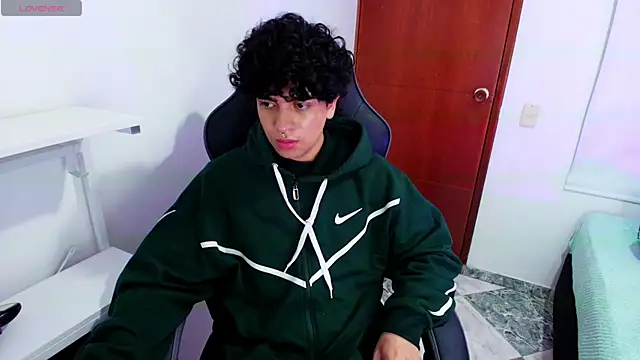 Snapshot of _nickconnor01 chatting on March 2025 11:17:01 PM nickconnor01 online show from March 2025 11:17:01 PM