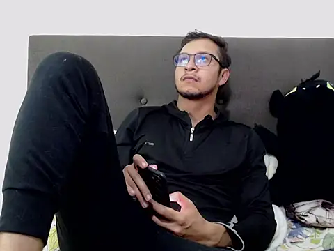 Snapshot of andy_loverxx chatting on February 2026 06:08:02 AM andy loverxx online show from February 2026 06:08:02 AM