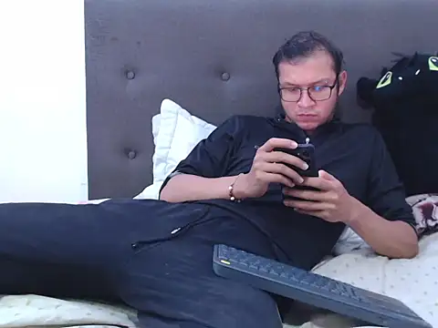 Snapshot of andy_loverxx chatting on February 2026 12:48:01 AM andy loverxx online show from February 2026 12:48:01 AM