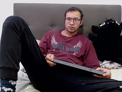 Snapshot of andy_loverxx chatting on February 2026 05:48:01 AM andy loverxx online show from February 2026 05:48:01 AM