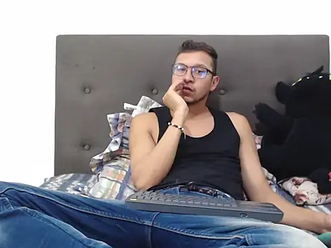 Snapshot of andy_loverxx chatting on February 2026 11:58:02 PM andy loverxx online show from February 2026 11:58:02 PM